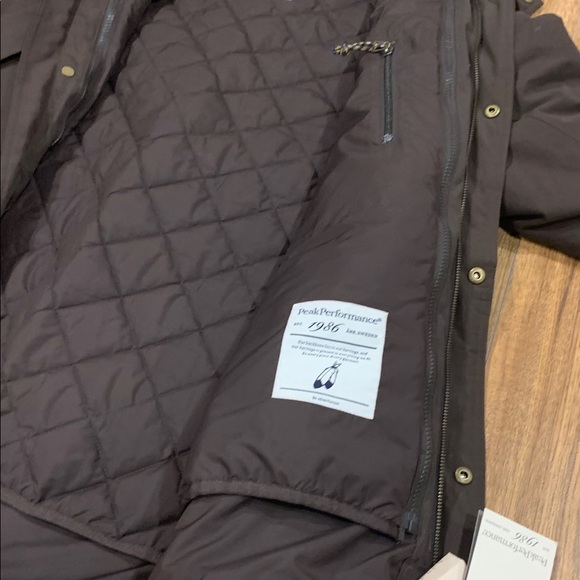 Peak Performance Winter jacket-Ladies - Picture 9 of 9